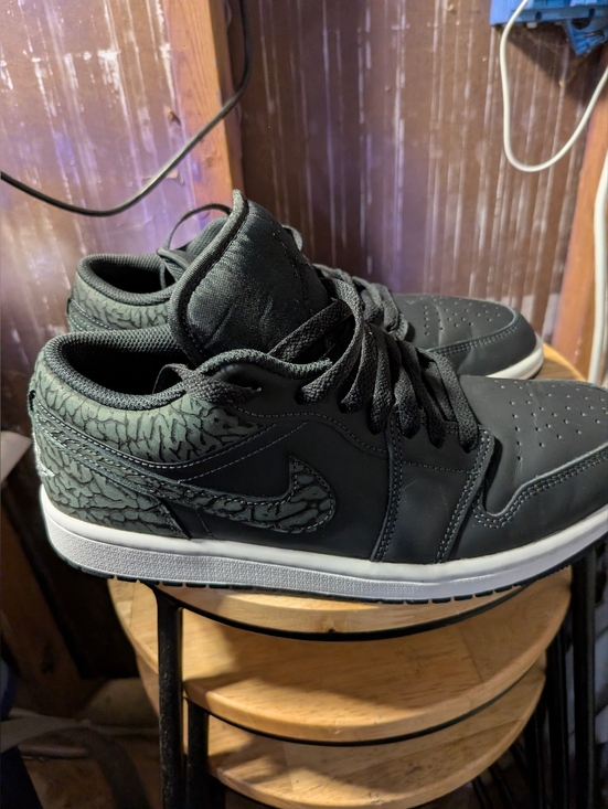 Nike Other - Nike Men’s Black Low-Top Anti Hero Sneakers with Textured Swoosh
